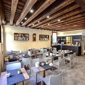 locanda-silva.hotelslidodijesolo.com/