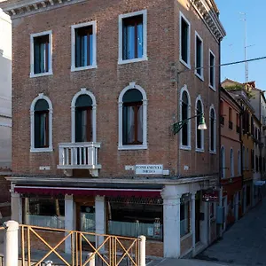 fosca-venice-rooms.hotelslidodijesolo.com/